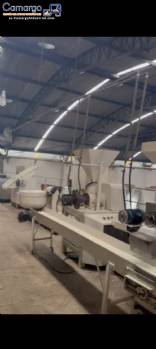 L�nea de producci�n de snacks de ma�z, 400 kg/hora.