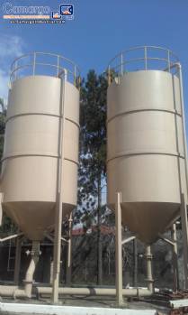Tanque silo con camisa de refrigeraci�n para almacenamiento de glucosa, 20.000 litros.