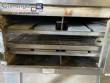 Horno transportador Lincoln de acero inoxidable para hornear galletas y pizza.