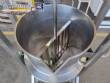 Olla de gas con camisa basculante de acero inoxidable de 100 litros