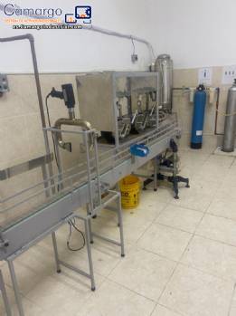 L�nea de embotellado para bebidas carbonatadas, agua con gas.