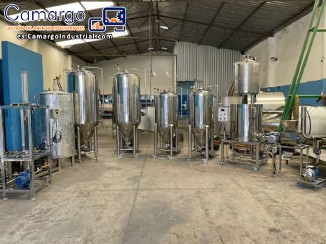 L�nea de producci�n para microcervecer�a, de 600 a 750 litros de cerveza artesanal.