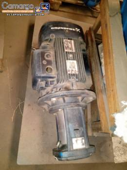 Bomba de alta presi�n para inyectar aceite en equipos metalmec�nicos Grundfos