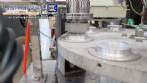 M�quina rotativa de llenado y dosificaci�n con unidad de taponado y sellado para vasos y botellas, con capacidad para 2.000 unidades.
