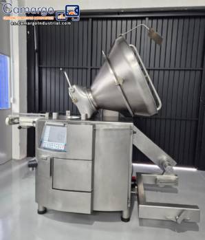 Embutidora al vac�o Handtmann con sistema de torsi�n y elevador basculante, hasta 6.000 kg por hora.