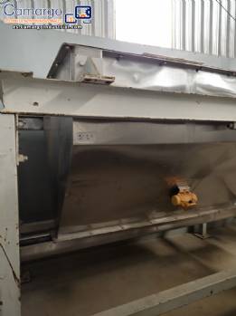 Silo de almacenamiento de ensacado de acero inoxidable con transportador de tornillo de salida de 2000 litros Silo de almacenamiento de ensacado de acero inoxidable con transportador de tornillo de salida de 2000 litros